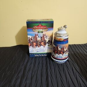 2002 Budweiser Holiday Stein Guiding The Way